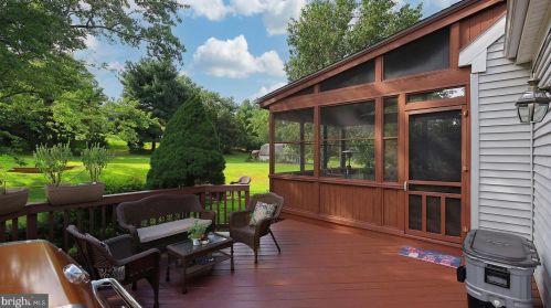 13 Woodside Ln, Flemington NJ  08822-3221 exterior