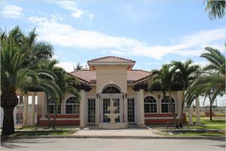 7400 178th St, Hialeah FL  33015-8432 exterior