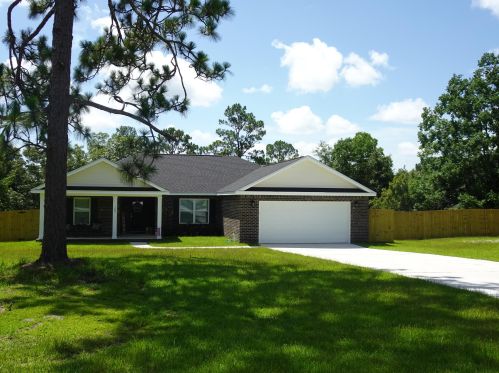 1012 Ten Lake Dr, Defuniak Springs, FL 32433-4529