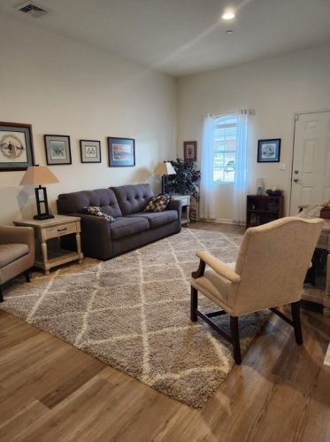 904 Valentina Ln, New Kensington PA  15068 exterior