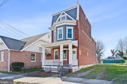 102 30th St, Wilmington, DE 19802-3129