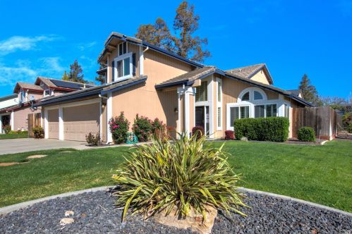 1300 Preston Pl, Liberty Farms, CA 95620-3242
