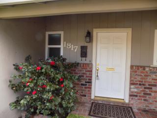 1817 Limetree Ln, Mountain View CA  94040-4018 exterior