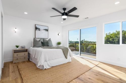 2063 Grandview St, Oceanside CA  92054-5618 exterior