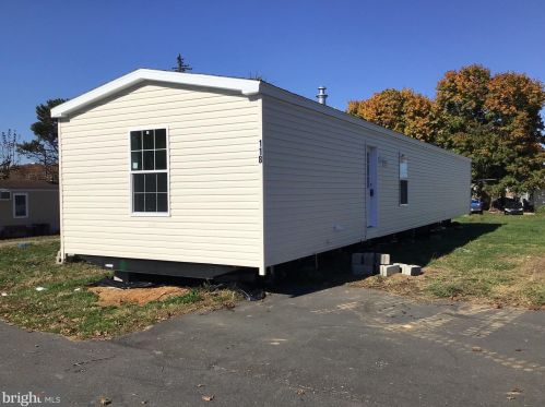 118 Adams Dr, Fairless Hills, PA 19030-2021