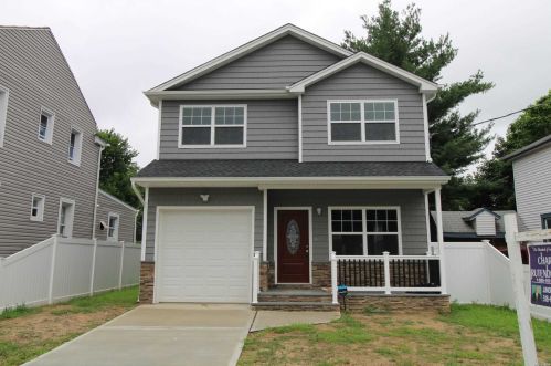 17 Pennywood Ave, Roosevelt, NY 11575-1011