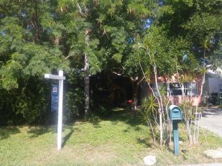 12060 145th Ln, Largo, FL 33774-3319