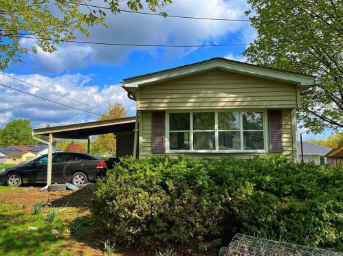 6 Vin Rose Ln, Marlborough, NY 12542-5627