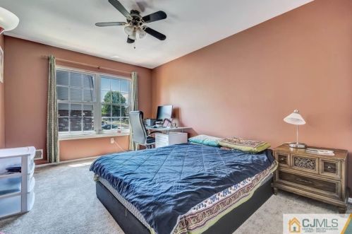 29 Heritage Ln, Perth Amboy NJ  08863-1464 exterior