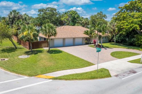 800 18 St, Boca Raton FL 33486-6937 exterior