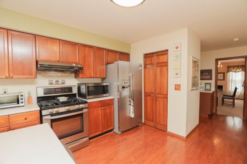 9304 67th St, Kenosha, WI 53142-8154