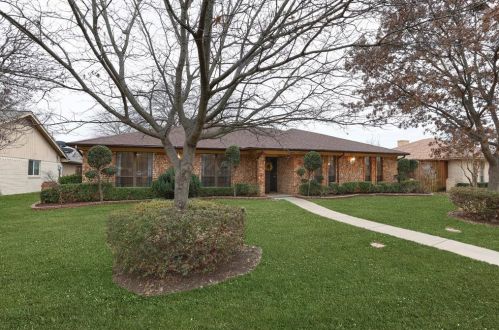 1502 Meadow Glen St, Richardson TX  75081-2541 exterior