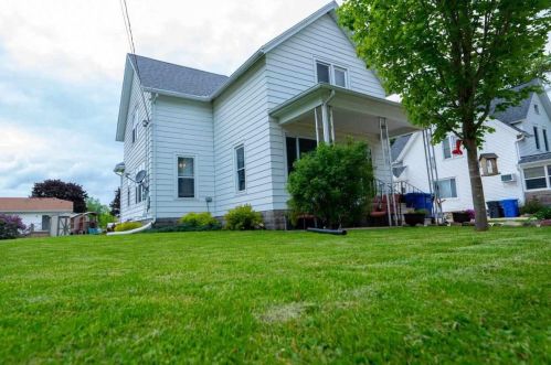 633 1st St, Randolph, WI 53956-1007