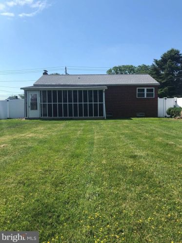 121 Grn St, Camp Hill PA  17011-6552 exterior