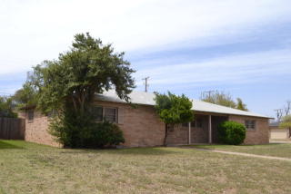 2009 D St, Midland TX  79705-7506 exterior