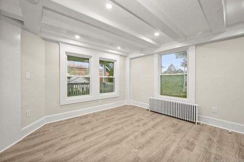 6088 Main St, Bridgeport CT  06611-2438 exterior