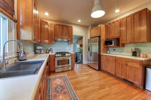 234 Avalon St, Cincinnati, OH 45216-1439