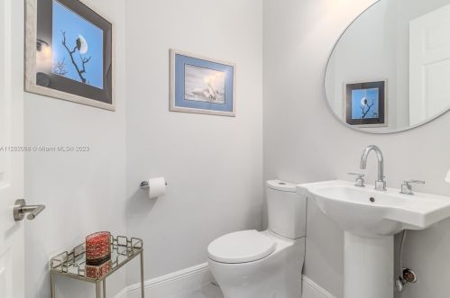 8801 One Putt Pl, Fort Pierce FL  34986-3068 exterior