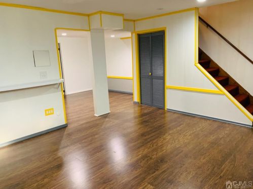 3 Highview Dr, Woodbridge NJ  07095-3905 exterior