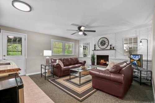 32 Mayer Dr, Airmont NY  10901-3729 exterior