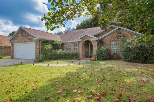 2804 Jerry Pate Ct, Shalimar, FL 32579-2221