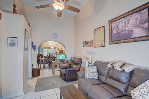 1005 1 Pl, Cape Coral FL  33993-1143 exterior