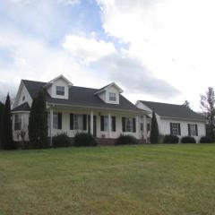1050 Hayes Rd, Lawrenceburg, TN 38464-4052