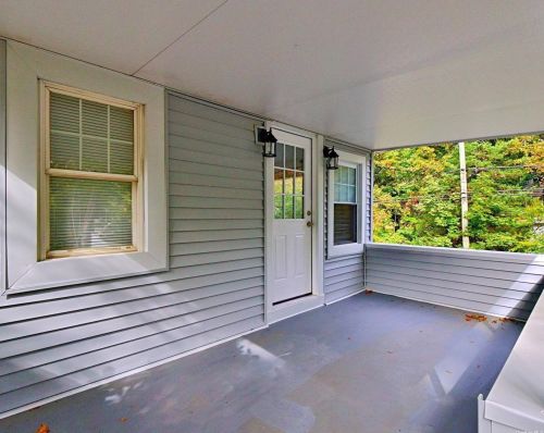 164 New York Ave, Scotts Beach, NY 11789-2329
