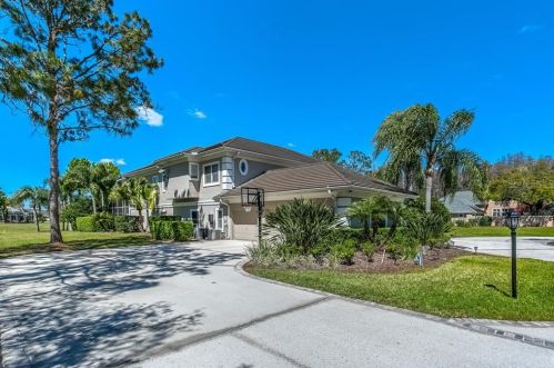 18604 Avenue Monaco, Lutz FL  33558-5316 exterior