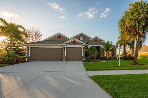 204 Royal Bonnet Dr, Ruskin, FL 33572-3506