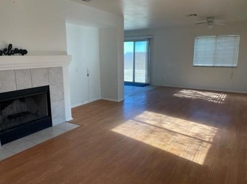 13493 Merry Oaks St, Victorville, CA 92392-1230