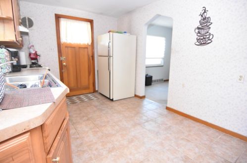 226 Marigold St, Whitaker PA  15120-2233 exterior