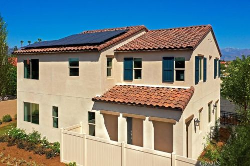 1414 Laurelwood Dr, San Bernardino, CA 92408-3679