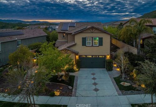 22517 Skipping Stone Dr, Santa Clarita, CA 91350-5735