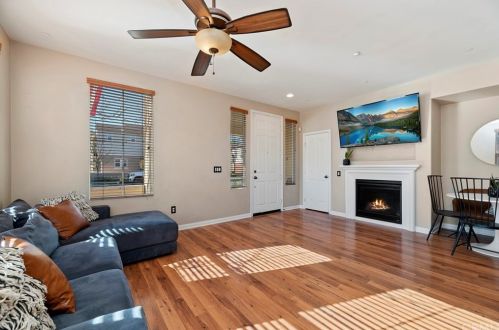 15831 Lindbergh Ave, Chino CA  91708-9371 exterior