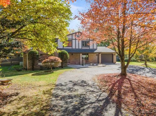 32 Crest Dr, Verona, PA 15147-3427
