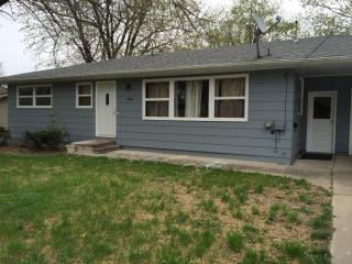 1408 Country Club Dr, Pella IA  50219-1011 exterior