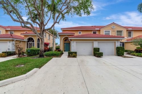 12486 Crystal Pointe Dr, Boynton Beach, FL 33437-5672