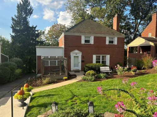186 Parkridge Ln, Pittsburgh, PA 15228-1156