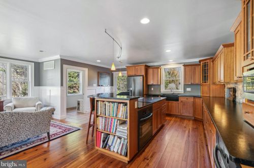 737 Hoover Rd, Blue Bell PA  19422-2015 exterior