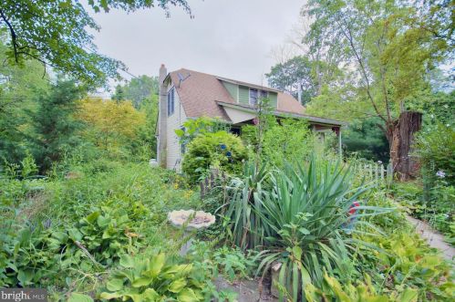 221 Old Forge Rd, Upper Black Eddy, PA 18972-9741