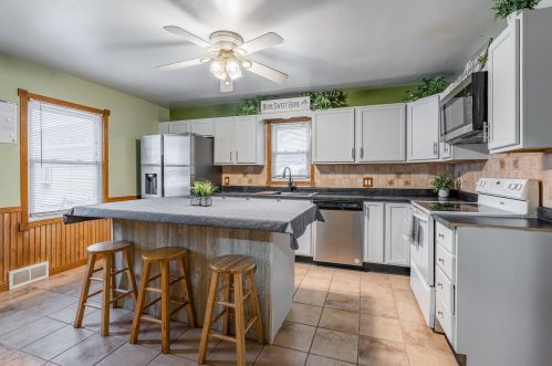 2210 Van Buren St, New Holstein, WI 53061-1123
