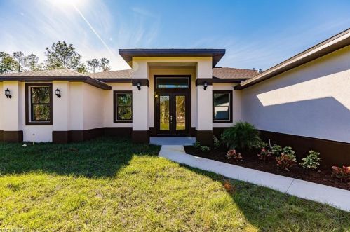 3768 10th Ave, Naples, FL 34117-4974