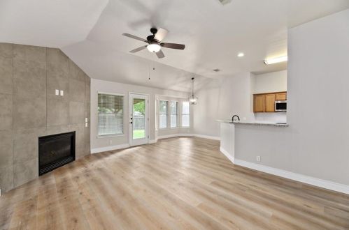 188 Keystone Loop, Uhland TX  78640-4621 exterior