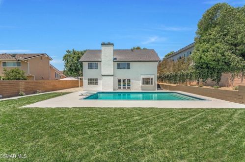 5226 Edgeware Dr, Calabasas CA  91301-2319 exterior