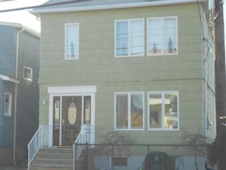 195 Centre Ave, Secaucus NJ  07094-3127 exterior