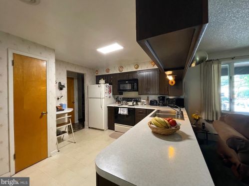 714 Pomona Rd, Riverton NJ 08077-4233 exterior