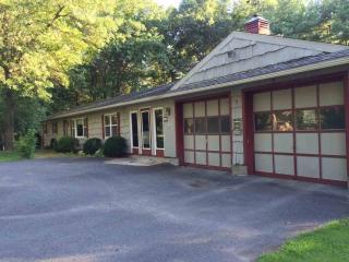 26 Rabbit Ln, Kinderhook, NY 12106-3702