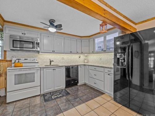 218 Main St, North Windham, CT 06247-1414