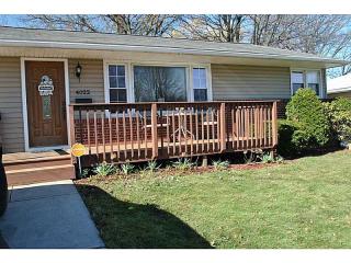 4022 Brandes St, Erie PA  16504-2420 exterior